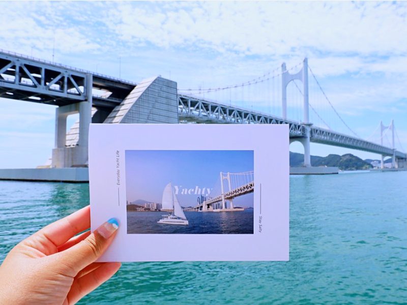 広安大橋の前で受け取ったポラロイド写真